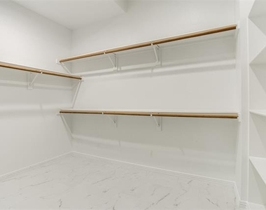 1270 Lakeway Drive - Photo Thumbnail 28