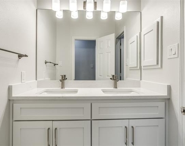 1270 Lakeway Drive - Photo Thumbnail 19