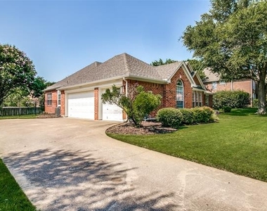 1270 Lakeway Drive - Photo Thumbnail 2