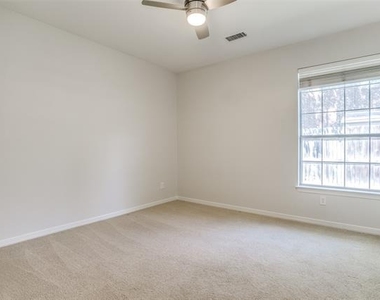 1270 Lakeway Drive - Photo Thumbnail 18