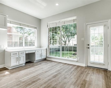 1270 Lakeway Drive - Photo Thumbnail 10