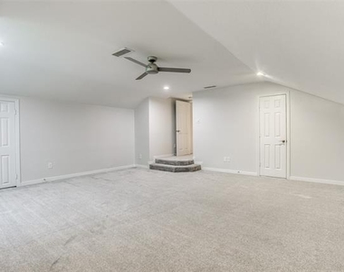 1270 Lakeway Drive - Photo Thumbnail 29