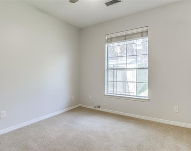 1270 Lakeway Drive - Photo Thumbnail 17