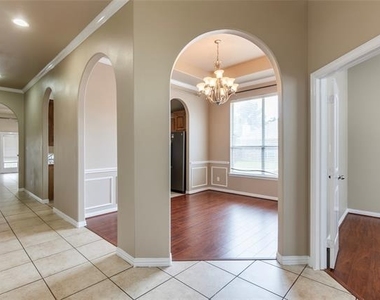 8244 Edgepoint Trail - Photo Thumbnail 3