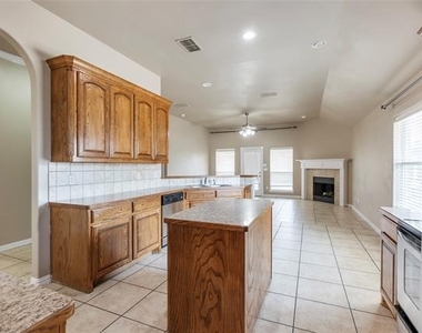 8244 Edgepoint Trail - Photo Thumbnail 10