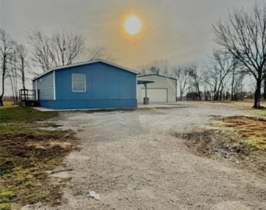 6553 Private Road 2270 - Photo Thumbnail 30