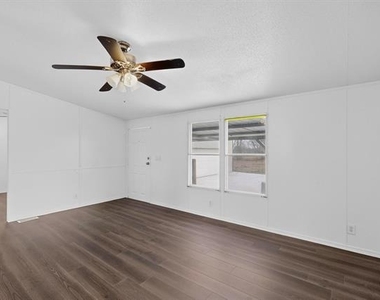 6553 Private Road 2270 - Photo Thumbnail 14
