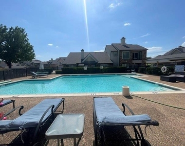 835 W Harwood Road - Photo Thumbnail 19