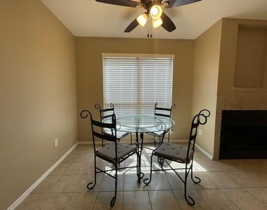 835 W Harwood Road - Photo Thumbnail 6