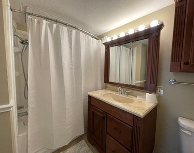 835 W Harwood Road - Photo Thumbnail 12