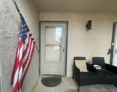 835 W Harwood Road - Photo Thumbnail 3