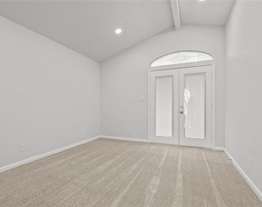 1701 E Lake Drive - Photo Thumbnail 19