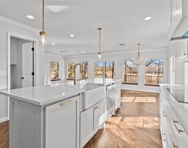 1701 E Lake Drive - Photo Thumbnail 5