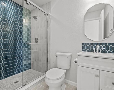 1701 E Lake Drive - Photo Thumbnail 16