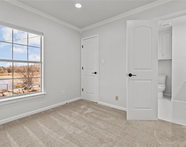 1701 E Lake Drive - Photo Thumbnail 11