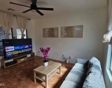 17716 W Mandalay Lane - Photo Thumbnail 10
