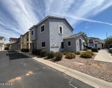 17716 W Mandalay Lane - Photo Thumbnail 3