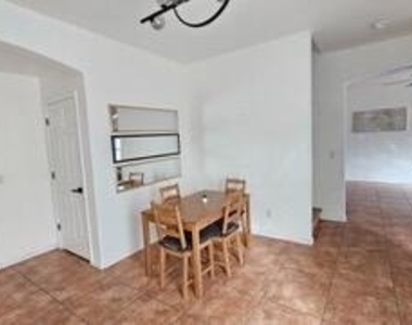 17716 W Mandalay Lane - Photo Thumbnail 4