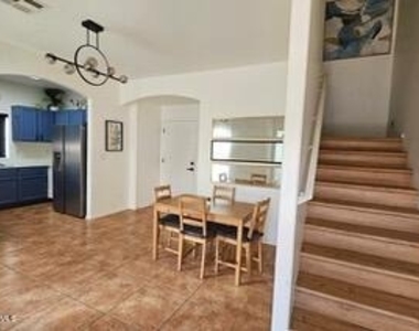 17716 W Mandalay Lane - Photo Thumbnail 5