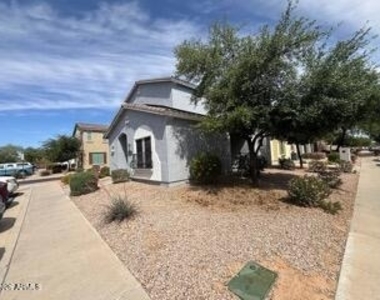17716 W Mandalay Lane - Photo Thumbnail 2