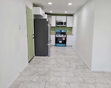 8375 W Madison Street - Photo Thumbnail 7