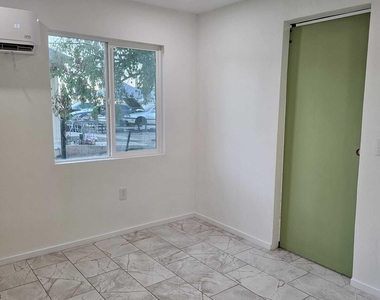 8375 W Madison Street - Photo Thumbnail 4