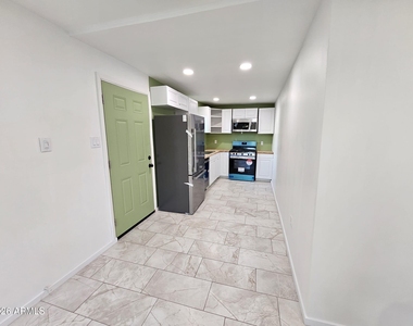 8375 W Madison Street - Photo Thumbnail 5