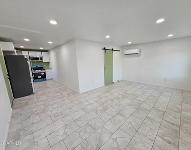 8375 W Madison Street - Photo Thumbnail 10