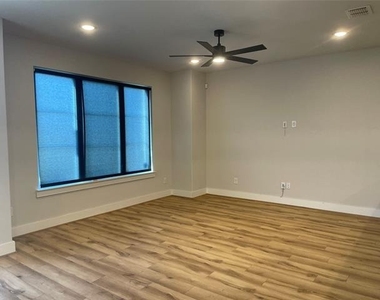 7569 Reis Lane - Photo Thumbnail 9