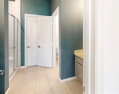 4348 Henderson Avenue - Photo Thumbnail 14