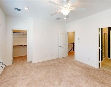 4348 Henderson Avenue - Photo Thumbnail 10