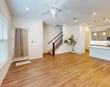 4348 Henderson Avenue - Photo Thumbnail 5