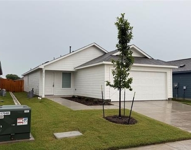 3911 Ontario Way - Photo Thumbnail 2