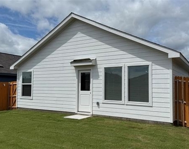 3911 Ontario Way - Photo Thumbnail 5
