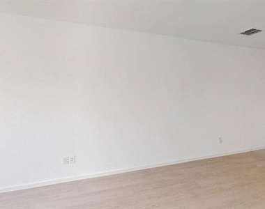 3911 Ontario Way - Photo Thumbnail 11