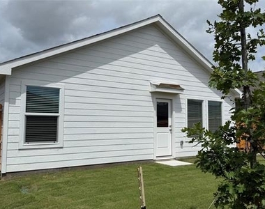 3911 Ontario Way - Photo Thumbnail 3