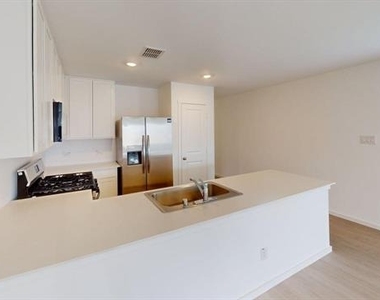 3911 Ontario Way - Photo Thumbnail 6