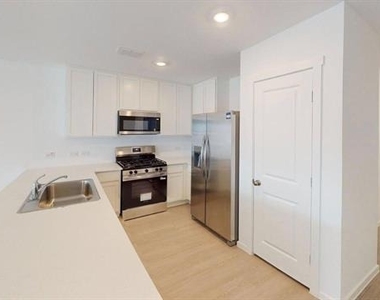 3911 Ontario Way - Photo Thumbnail 7