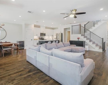 1975 Angelina Drive - Photo Thumbnail 3