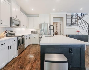 1975 Angelina Drive - Photo Thumbnail 6