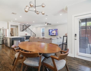 1975 Angelina Drive - Photo Thumbnail 12