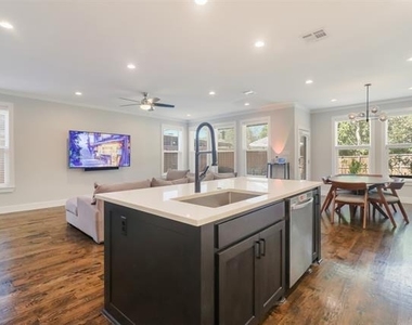 1975 Angelina Drive - Photo Thumbnail 10