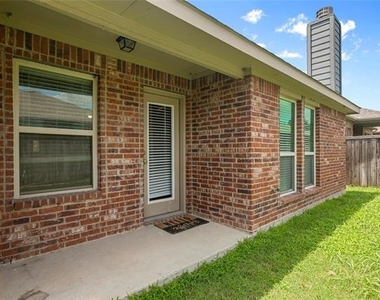 3814 Spring Run Lane - Photo Thumbnail 3