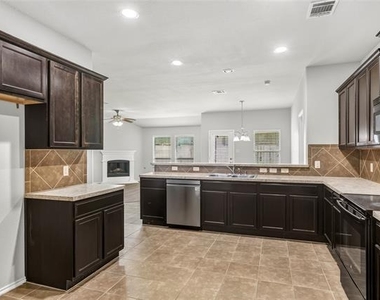 3814 Spring Run Lane - Photo Thumbnail 10