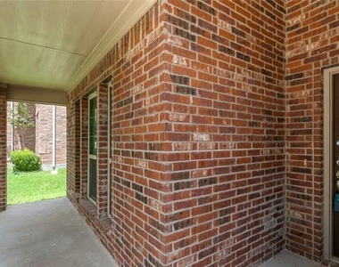 3814 Spring Run Lane - Photo Thumbnail 2