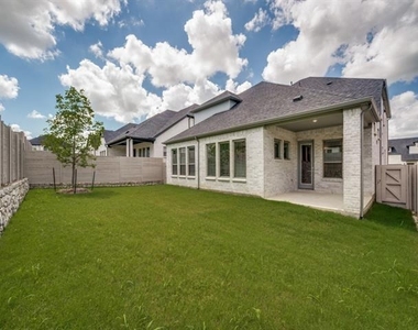 4717 Sandburg Street - Photo Thumbnail 37