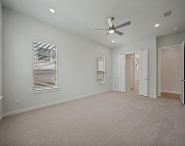 4717 Sandburg Street - Photo Thumbnail 12