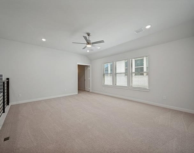 4717 Sandburg Street - Photo Thumbnail 24
