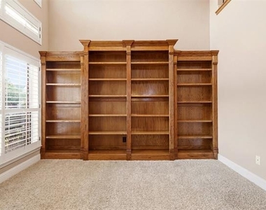 627 Seymour Drive - Photo Thumbnail 5