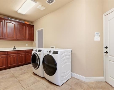 627 Seymour Drive - Photo Thumbnail 14